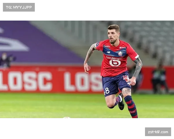 里尔中场过渡节奏控制 通过长短传结合破解高位逼抢